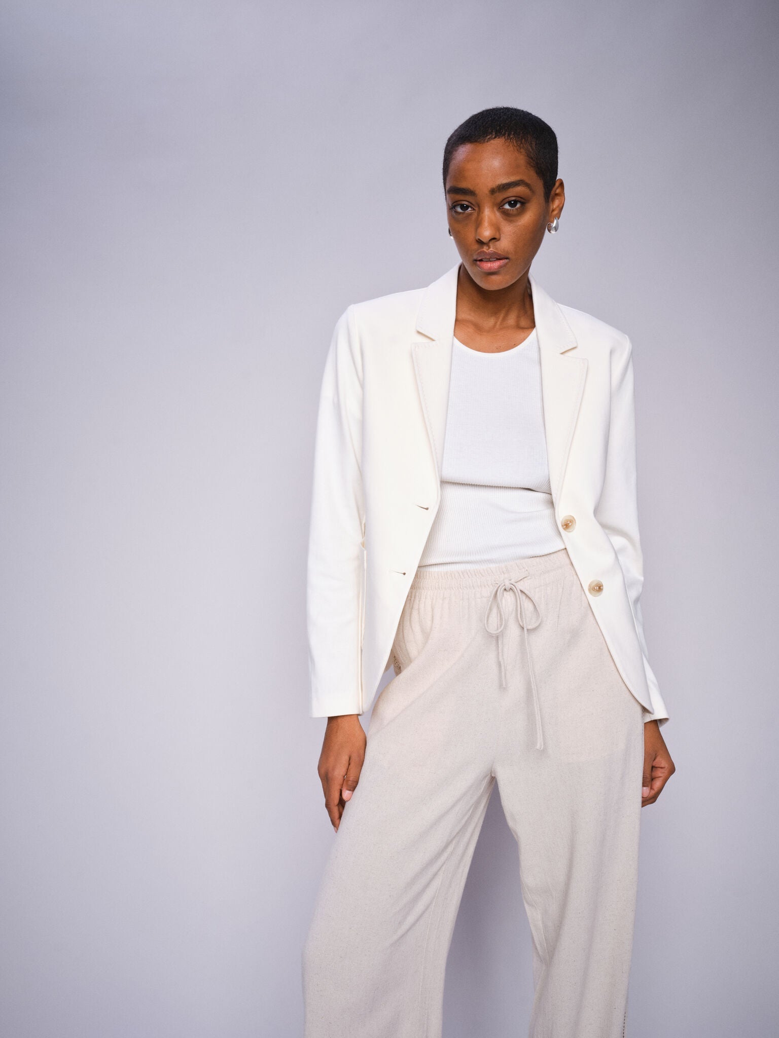 Modelshot / Ecru / Detail